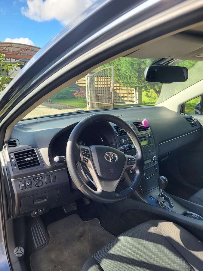 Toyota Avensis 2009 — photo 9