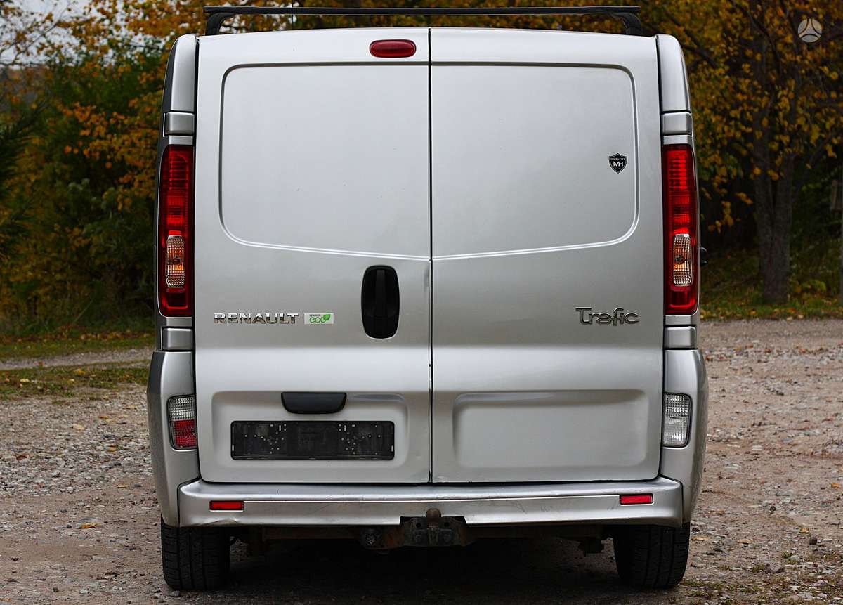 Renault Trafic 2011 — фото 10