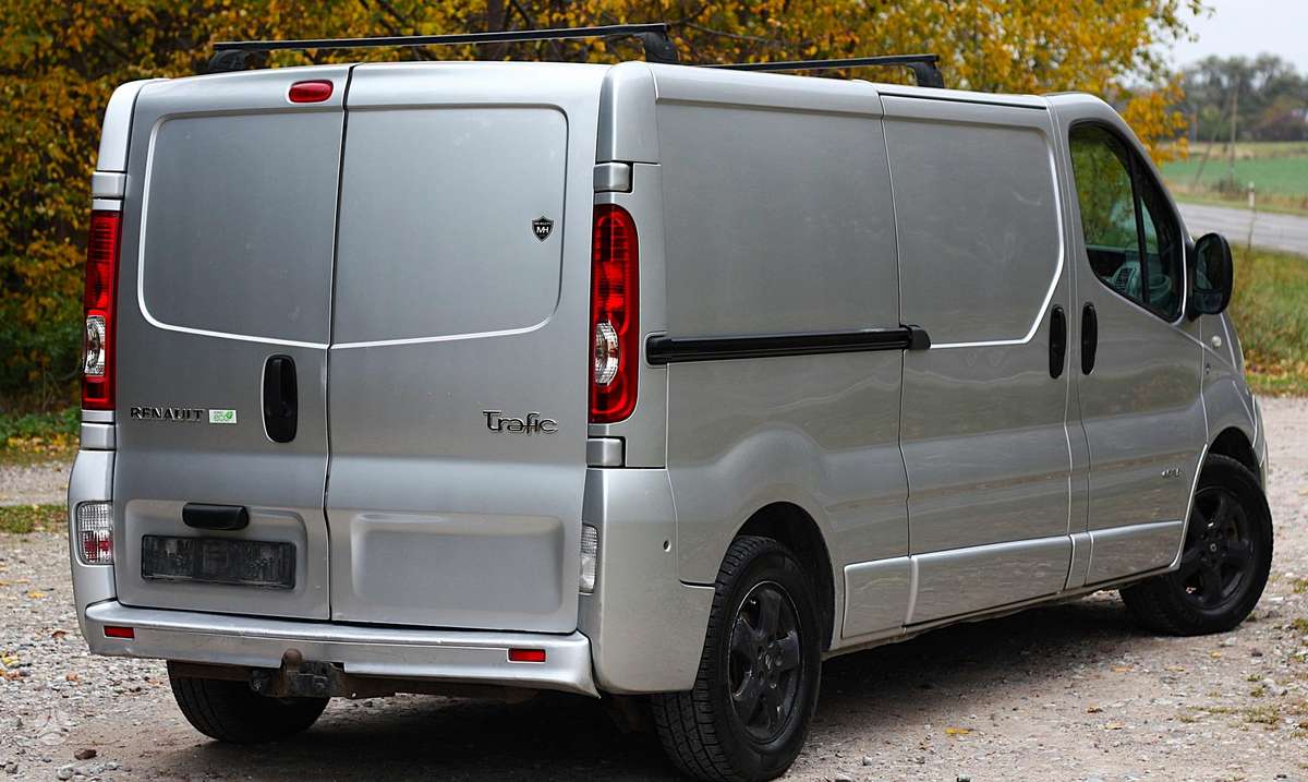 Renault Trafic 2011 — фото 12