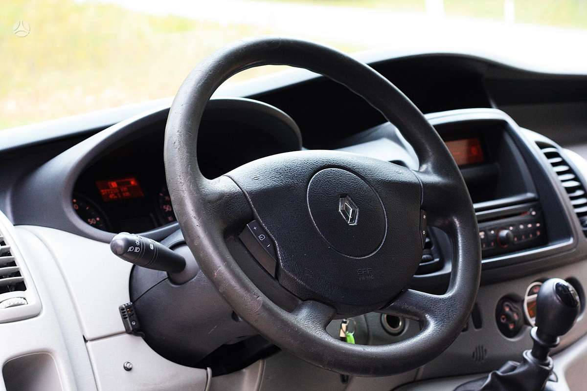 Renault Trafic 2011 — фото 14