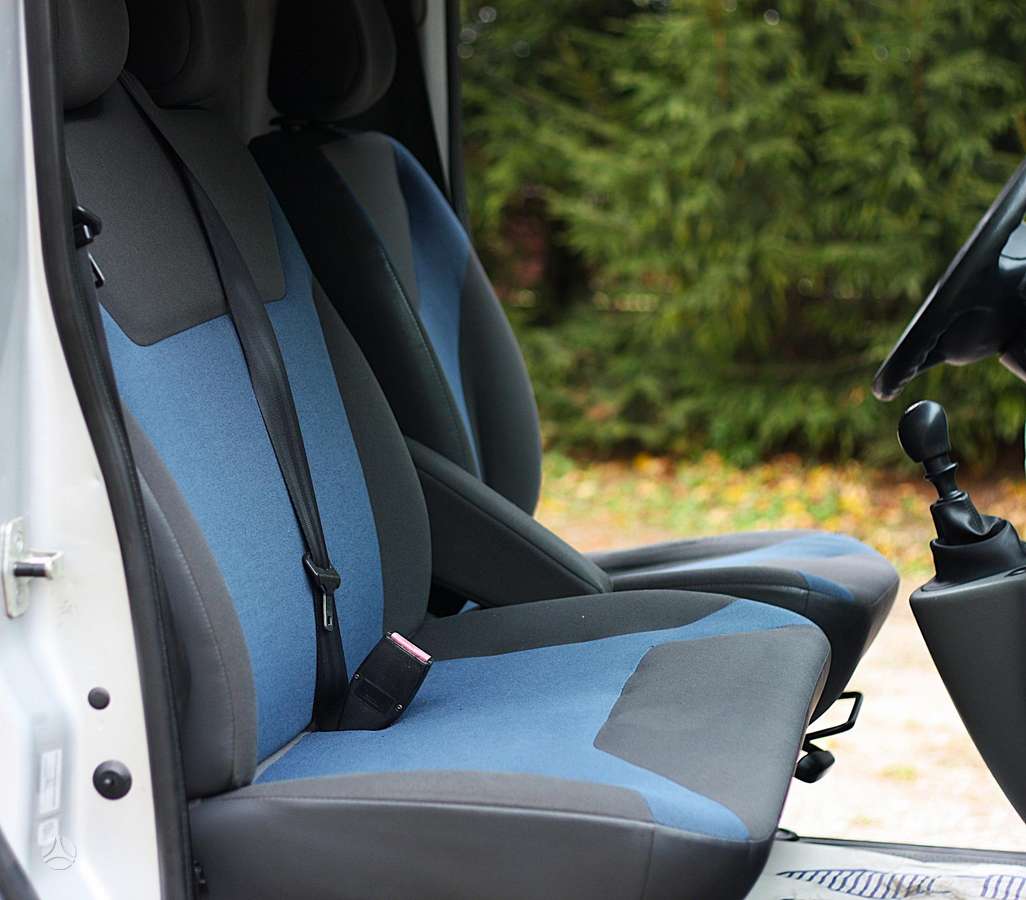 Renault Trafic 2011 — фото 19