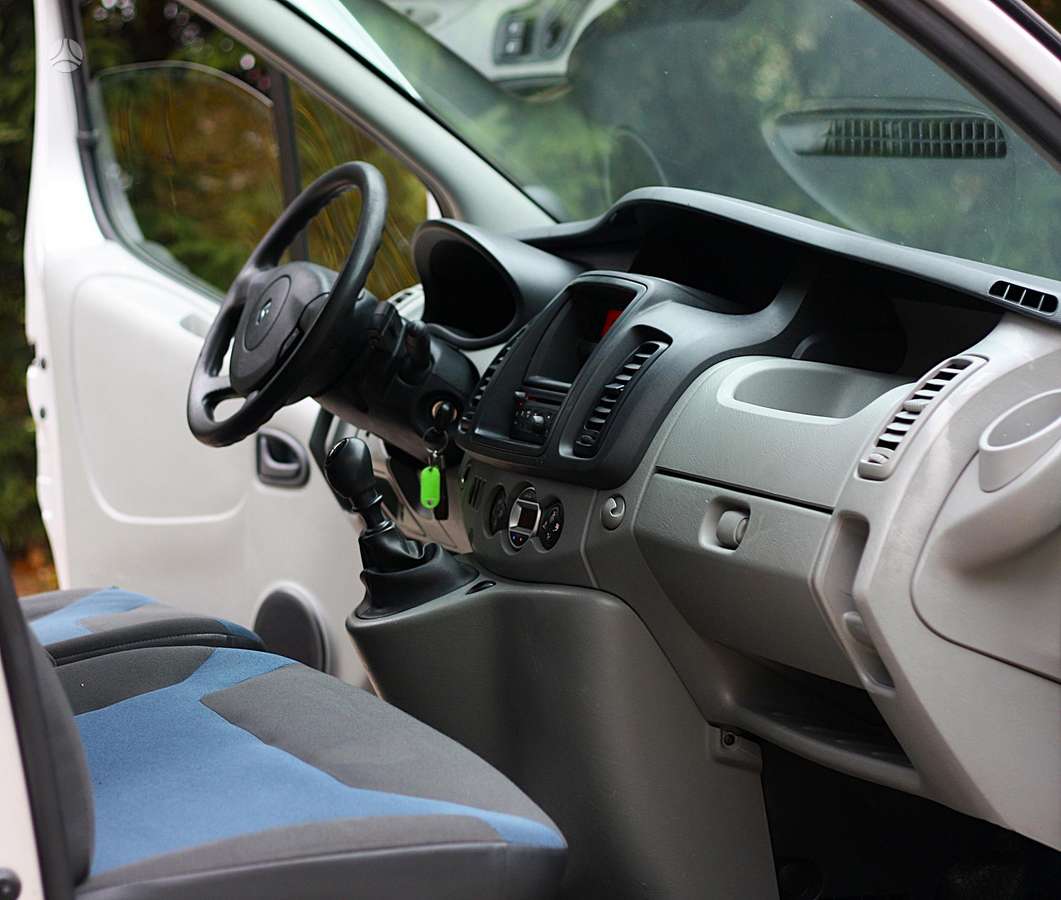 Renault Trafic 2011 — фото 20