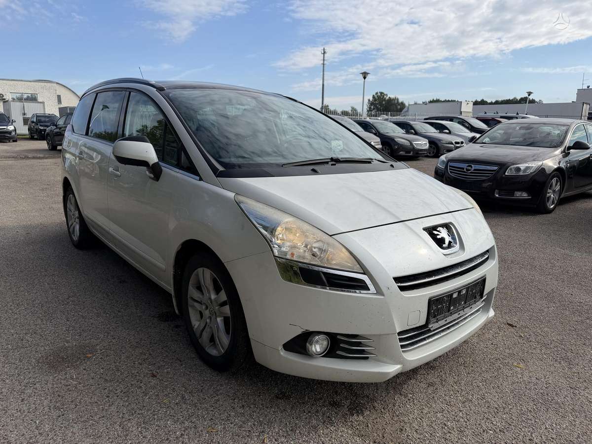 Peugeot 5008, 2011