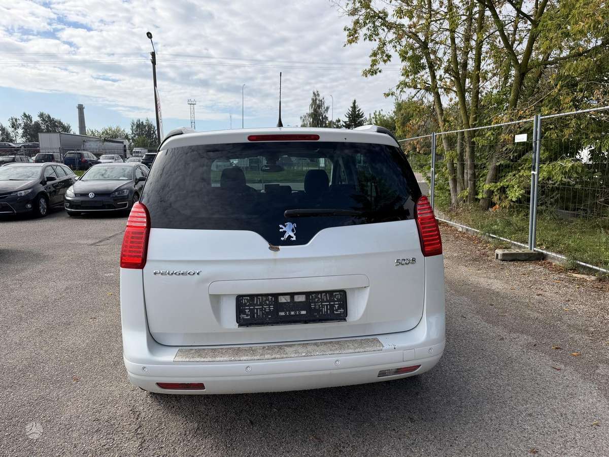 Peugeot 5008 2011 — photo 5