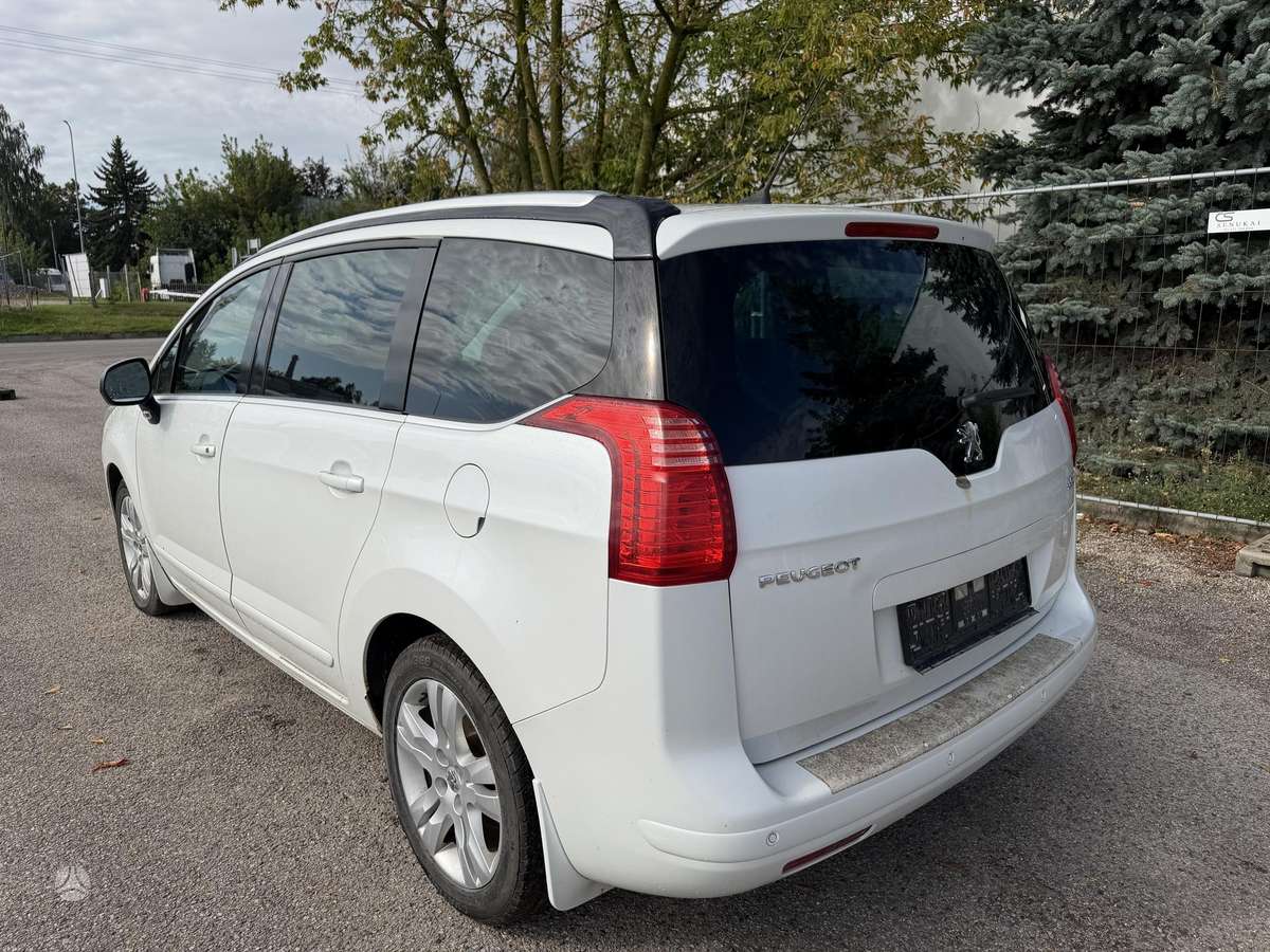 Peugeot 5008 2011 — photo 6