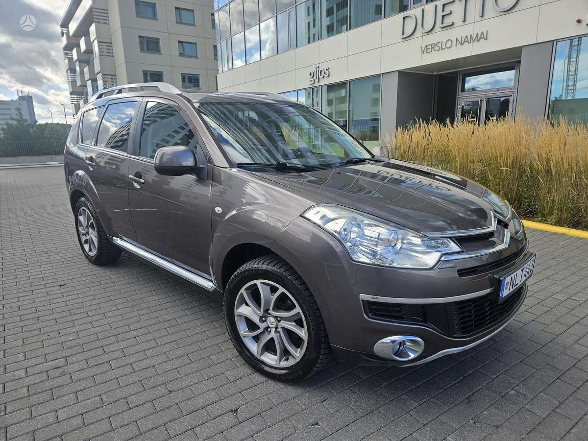 Citroen C-Crosser 2010 — вигляд ззаду