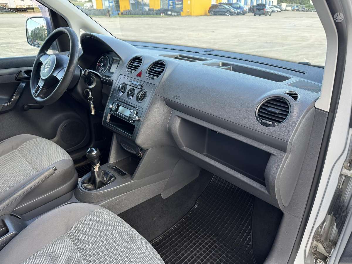 Volkswagen Caddy 2010 — photo 8