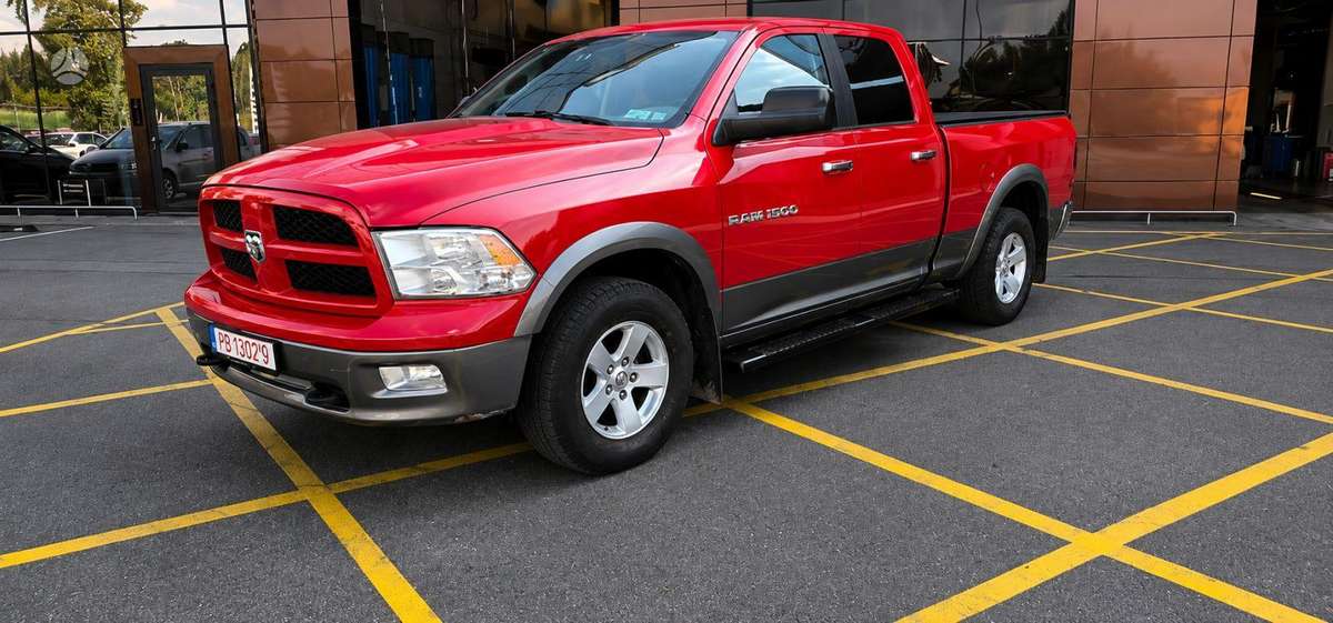Dodge Ram 2012 — interior