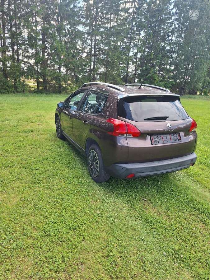 Peugeot 2008 2013 — rear view