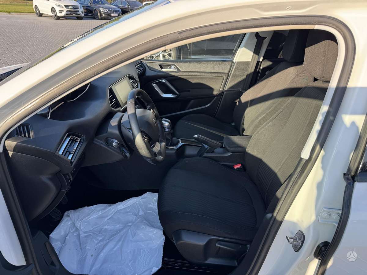 Peugeot 308 2015 — photo 13