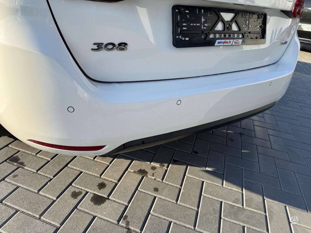 Peugeot 308 2015 — photo 17