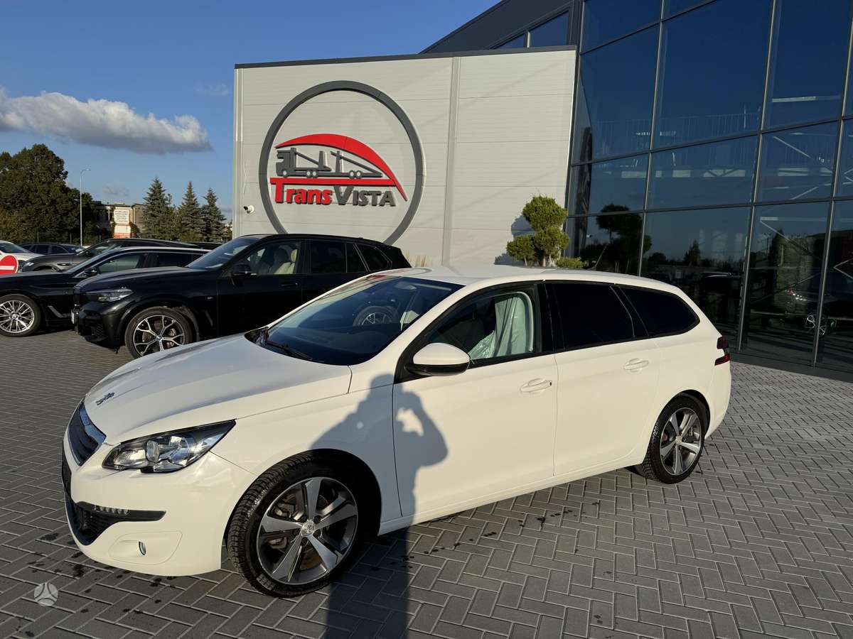 Peugeot 308 2015 — interior