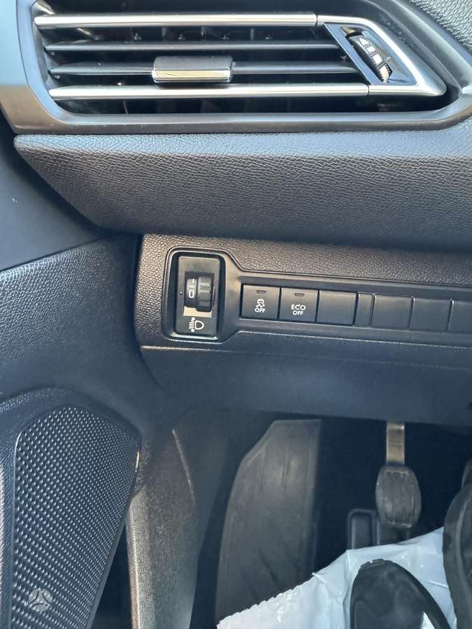 Peugeot 308 2015 — photo 31