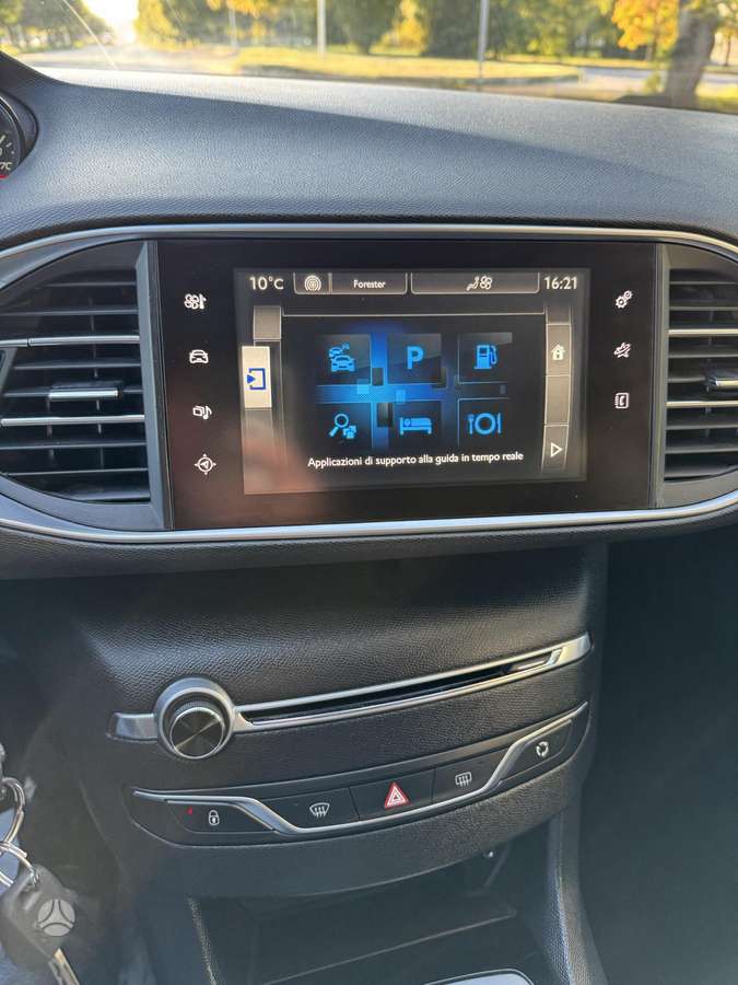 Peugeot 308 2015 — photo 32