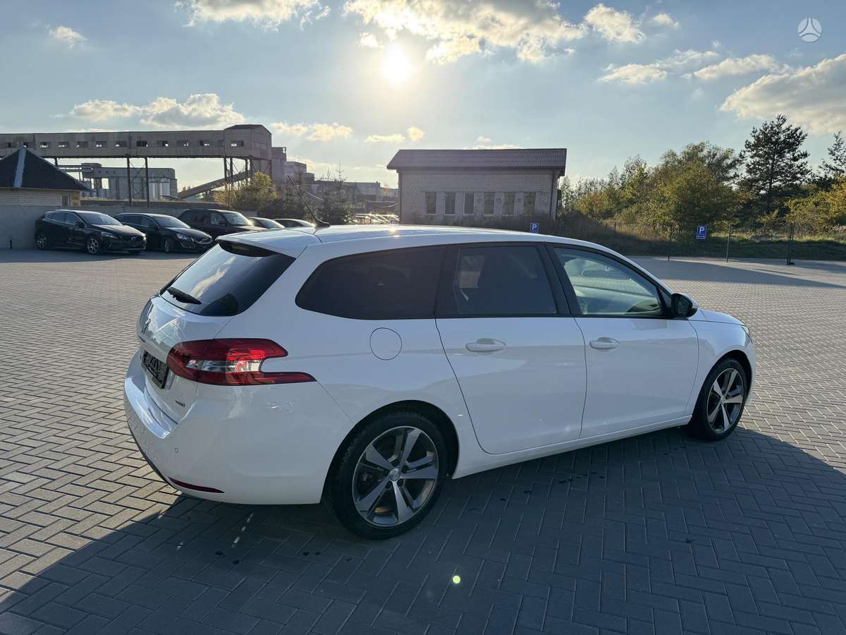 Peugeot 308 2015 — photo 8