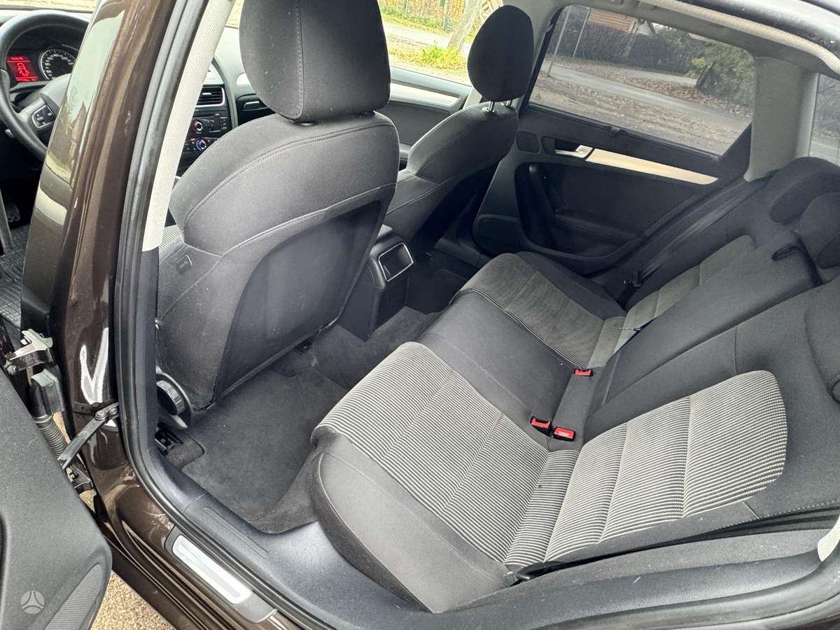 Audi A4 2009 — photo 10