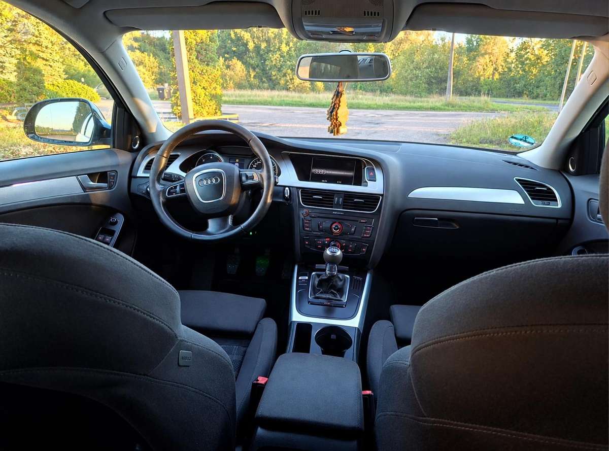 Audi A4 2008 — photo 9