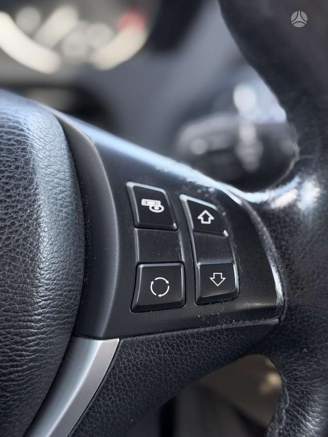 BMW X5 2010 — photo 21