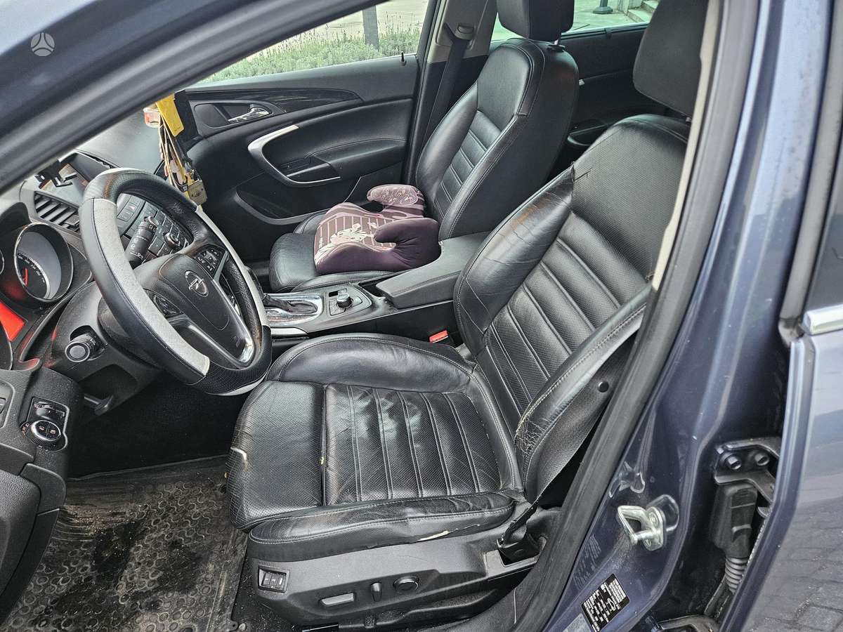 Opel Insignia 2009 — photo 9