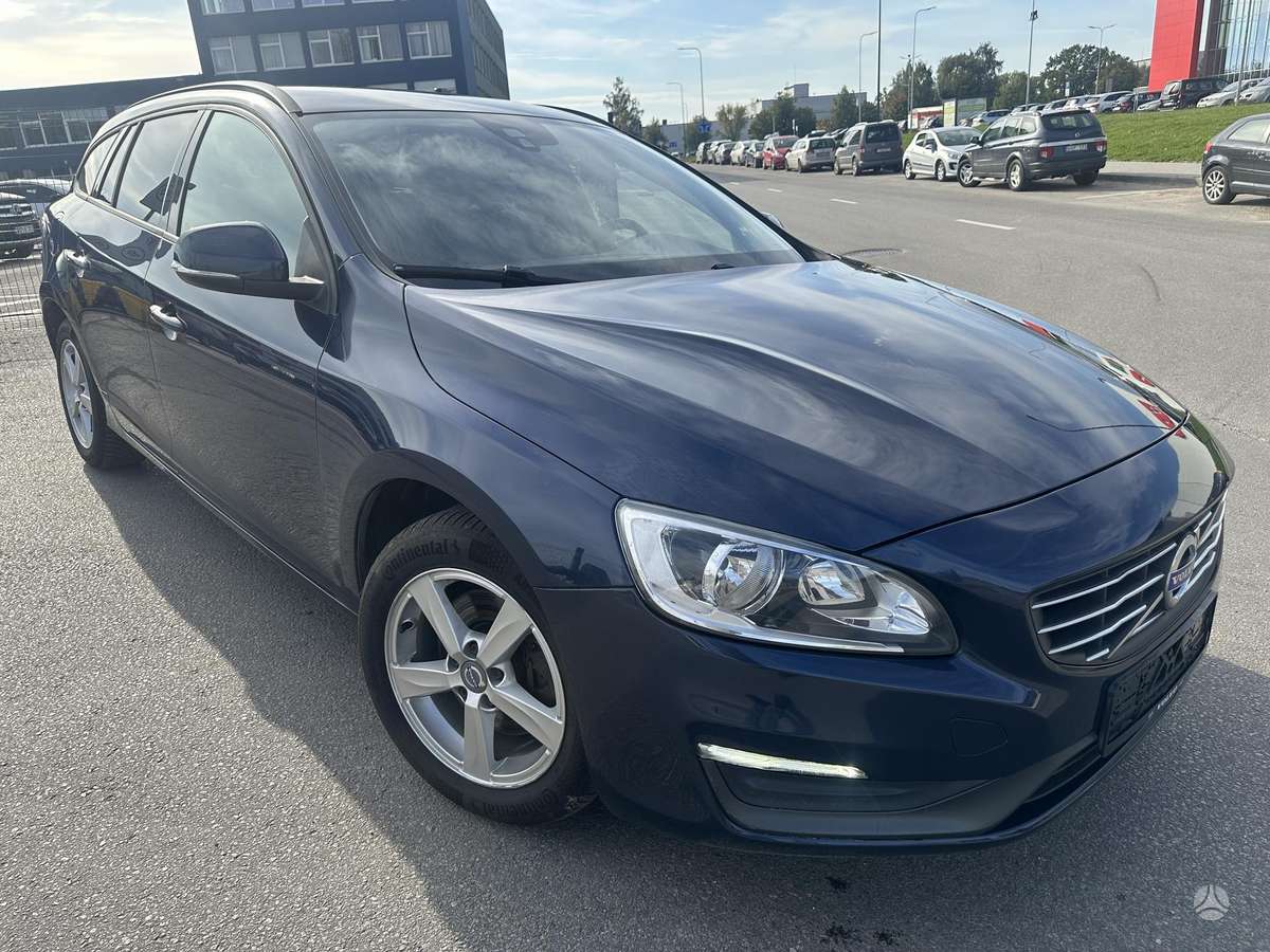 Volvo V60 2015 — photo 10