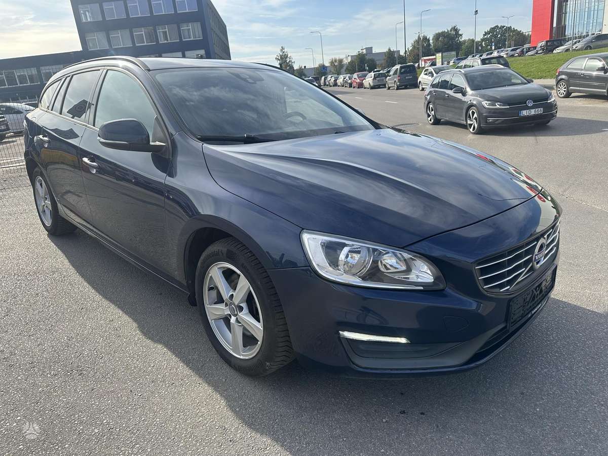 Volvo V60 2015 — photo 21