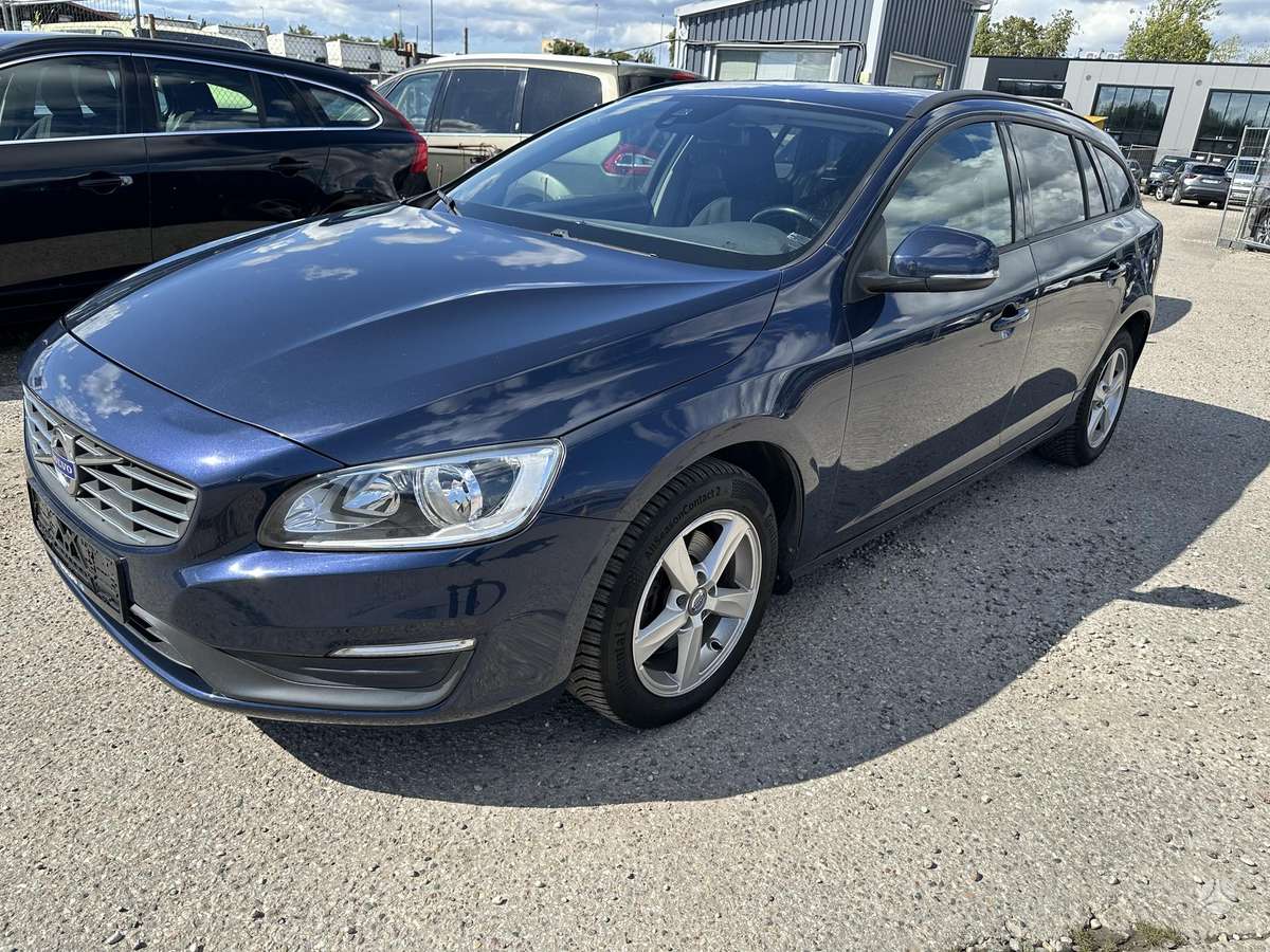 Volvo V60 2015 — photo 22