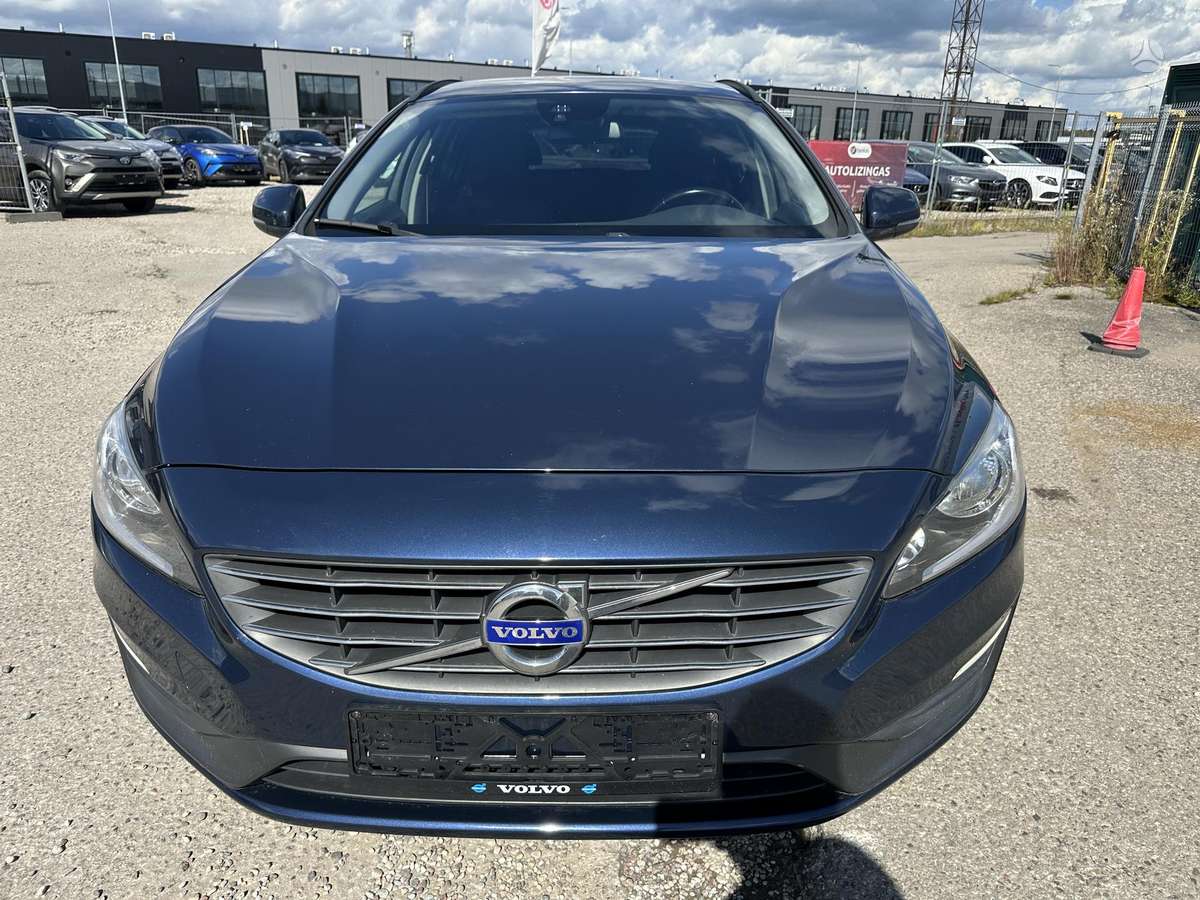 Volvo V60 2015 — photo 28