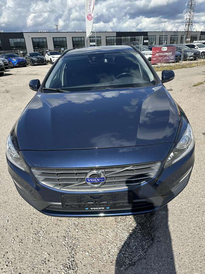 Volvo V60 2015 — photo 30