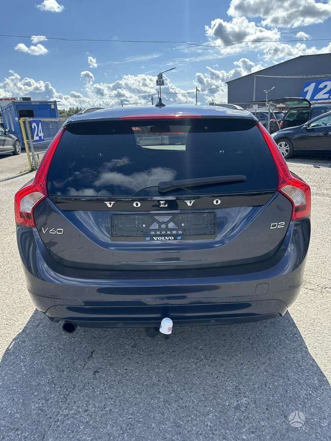 Volvo V60 2015 — photo 33