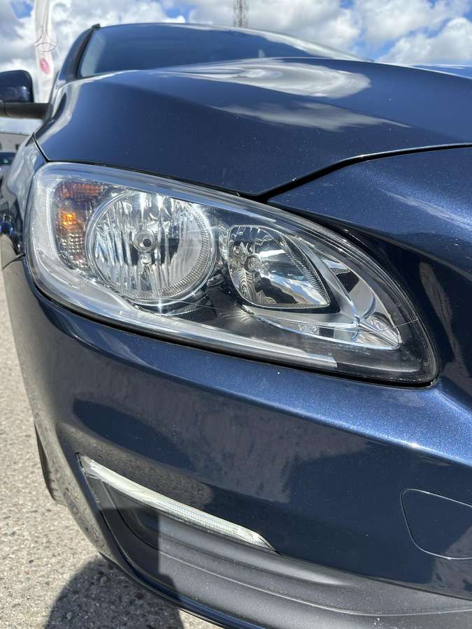 Volvo V60 2015 — photo 46