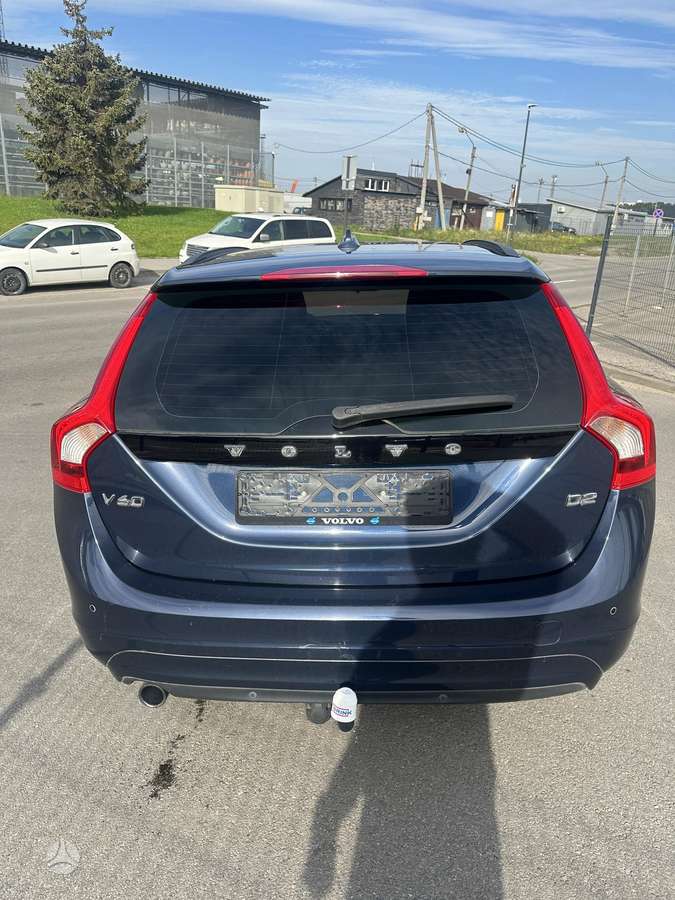 Volvo V60 2015 — photo 5