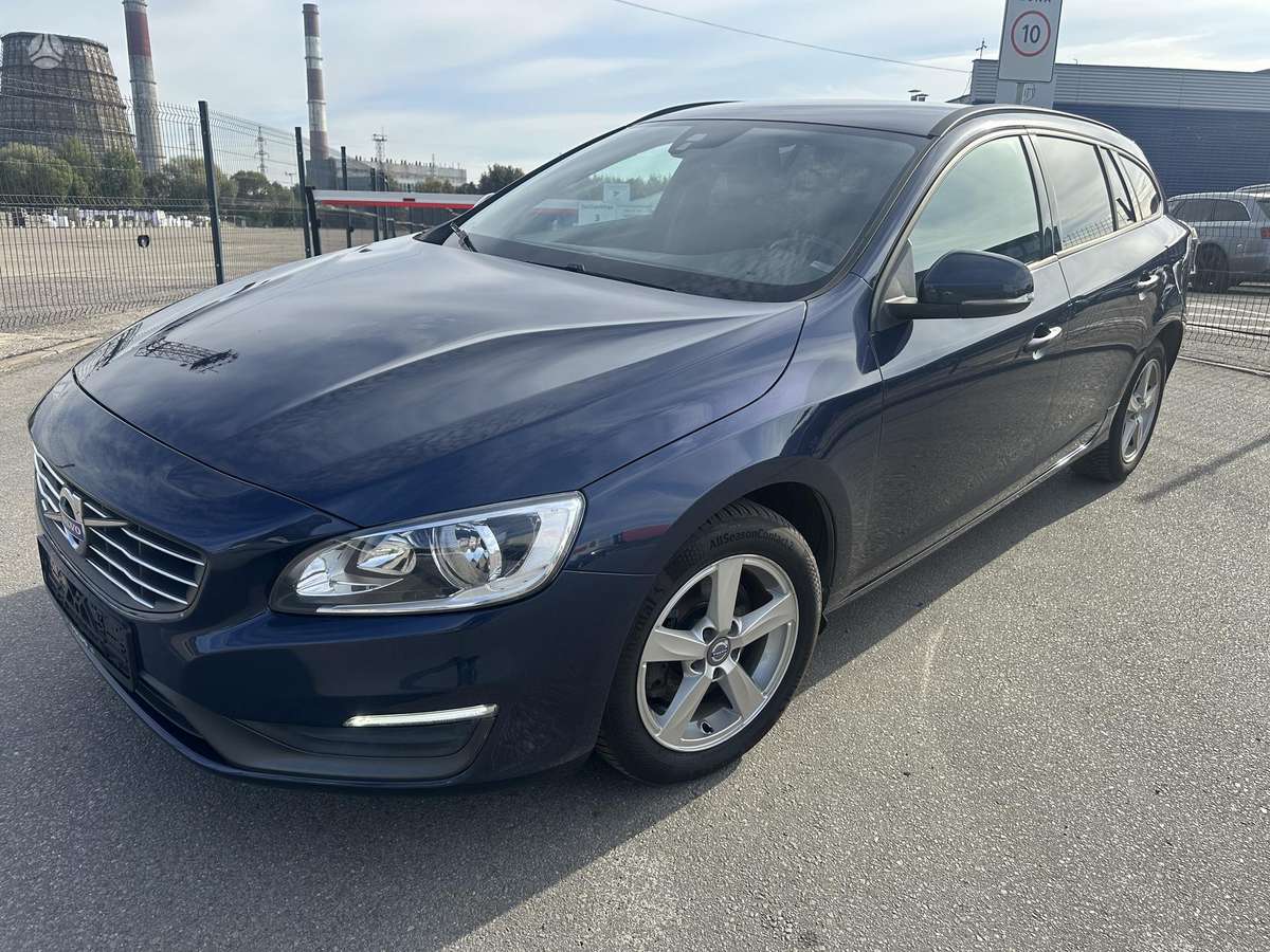 Volvo V60 2015 — photo 7