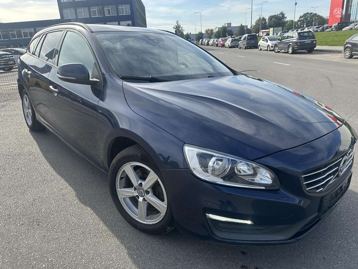Volvo V60 2015 — photo 9