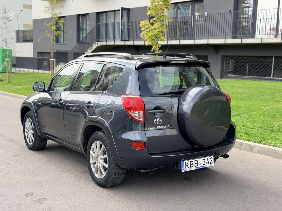 Toyota RAV4 2007 — вигляд ззаду