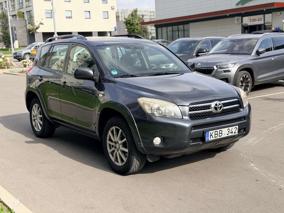 Toyota RAV4 2007 — двигун 2200 cm³, 177 HP (130kW)
