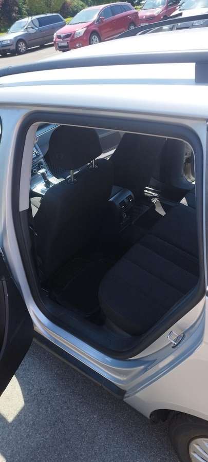 Volkswagen Passat 2010 — photo 11