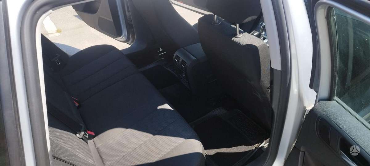 Volkswagen Passat 2010 — photo 7