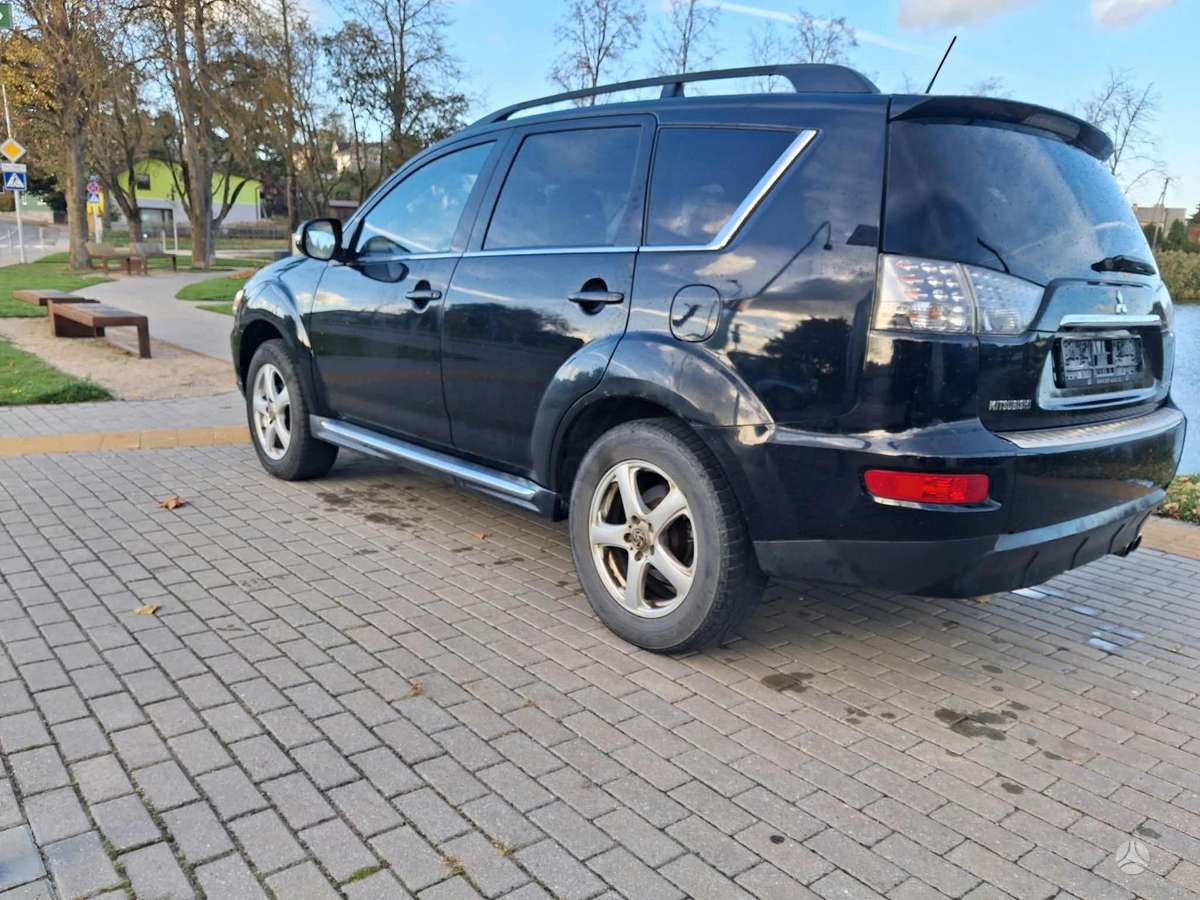 Mitsubishi Outlander 2011 — photo 12