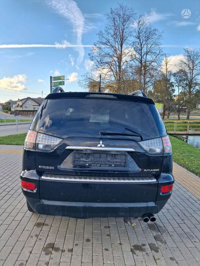 Mitsubishi Outlander 2011 — photo 13