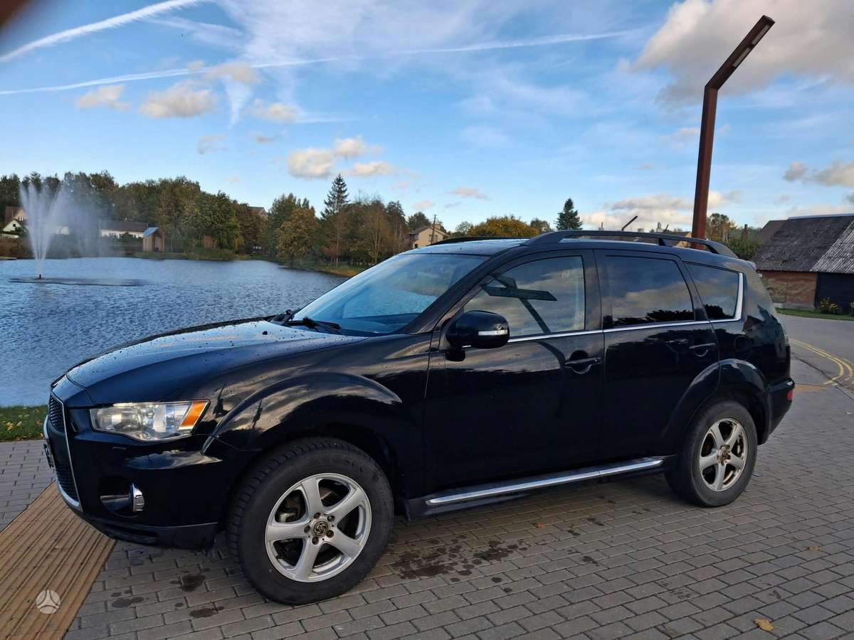Mitsubishi Outlander 2011 — photo 15
