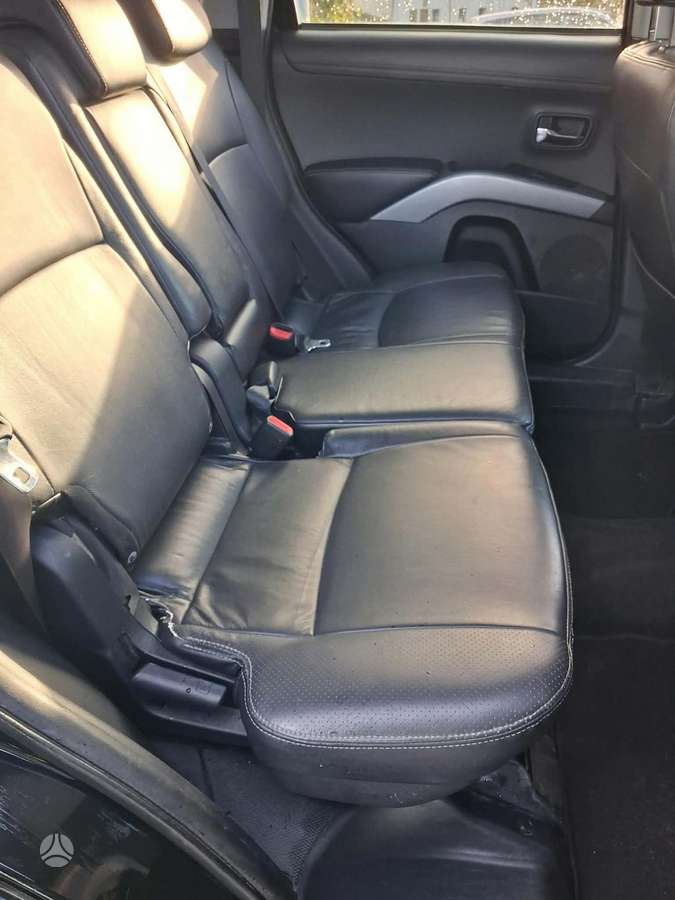 Mitsubishi Outlander 2011 — photo 23