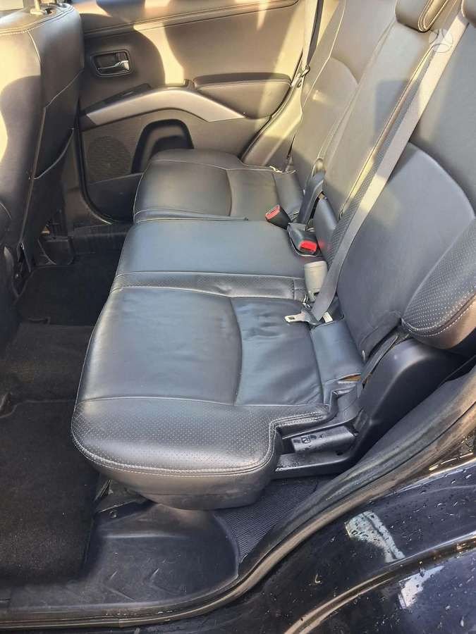 Mitsubishi Outlander 2011 — photo 25