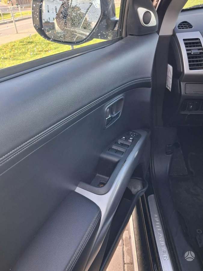 Mitsubishi Outlander 2011 — photo 26