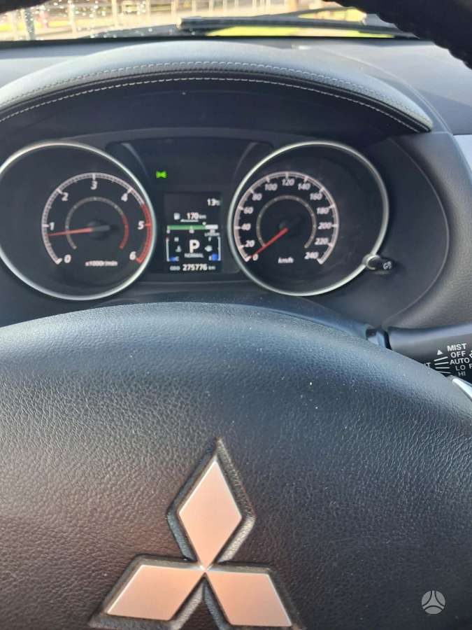 Mitsubishi Outlander 2011 — photo 29