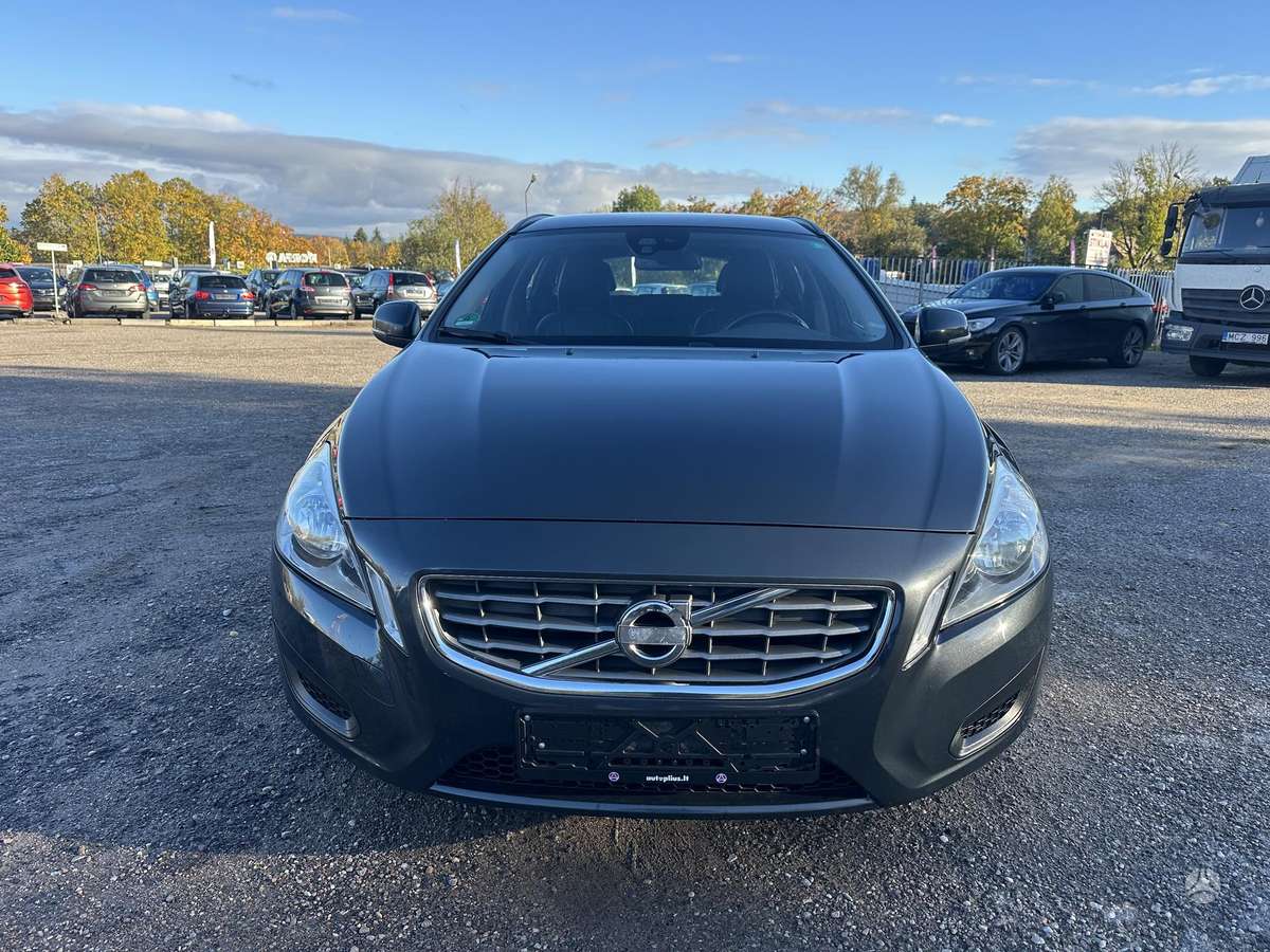 Volvo V60 2011 — вигляд ззаду