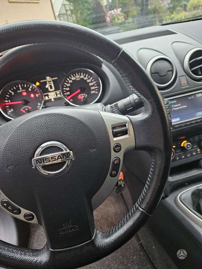 Nissan Qashqai 2011 — engine 1995 cm³, 150 HP (110kW)