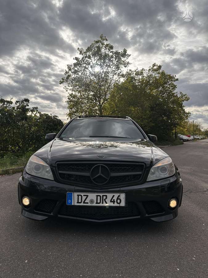 Mercedes-Benz C320 2009 — rear view