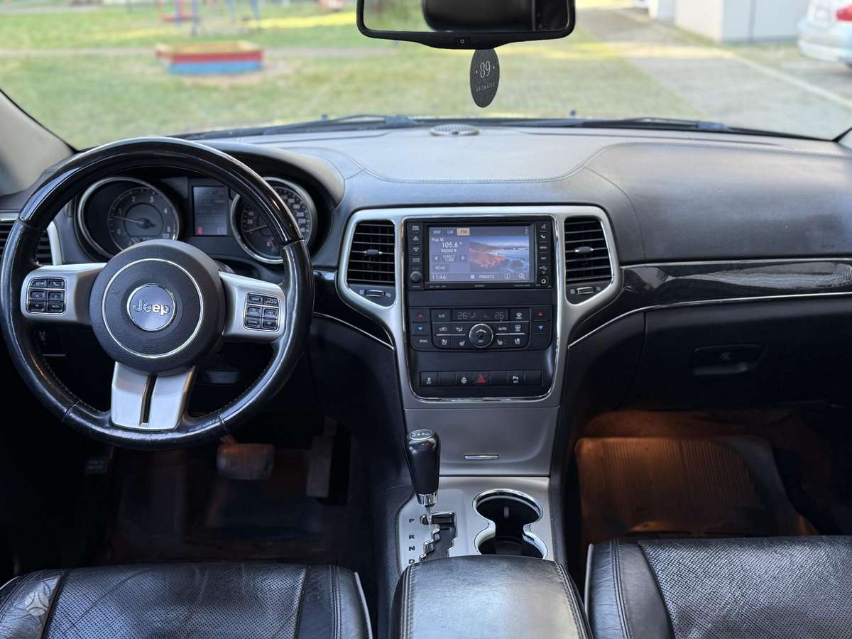 Jeep Grand 2012 — photo 10