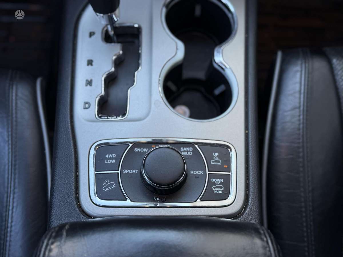 Jeep Grand 2012 — photo 13