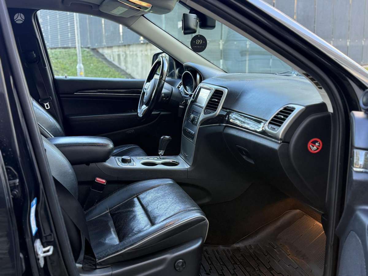Jeep Grand 2012 — photo 15